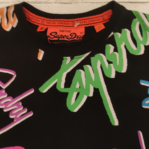 Superdry Vintage vibrant neon colours Graphic T shirt size small - Picture 2 of 4